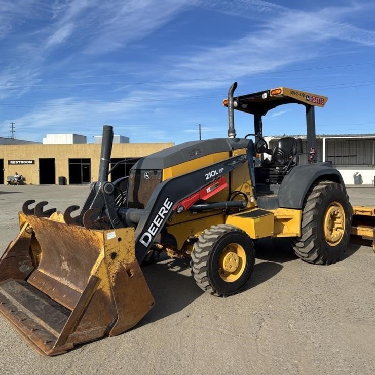 2018 DEERE 210LEP