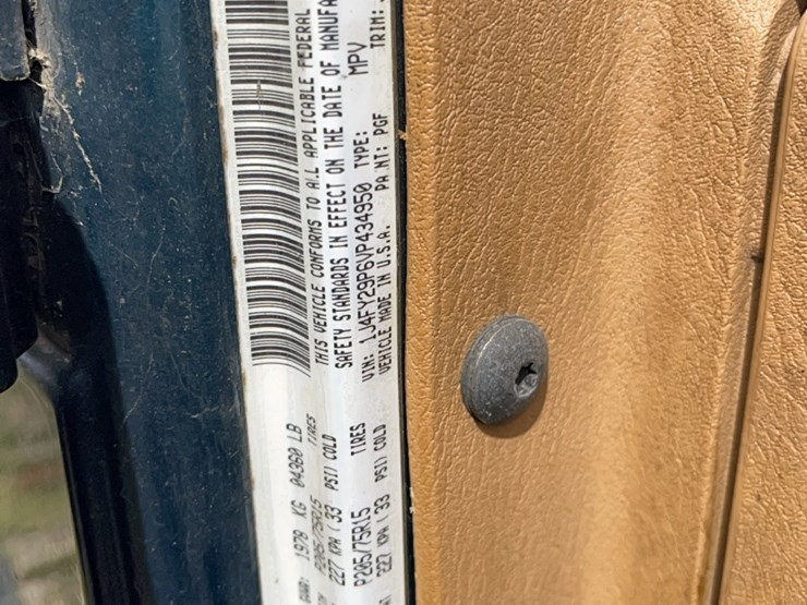 1997-jeep-wrangler-image-17