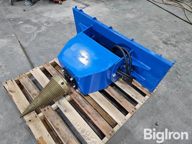 2025-massey-ferguson-730-image-1