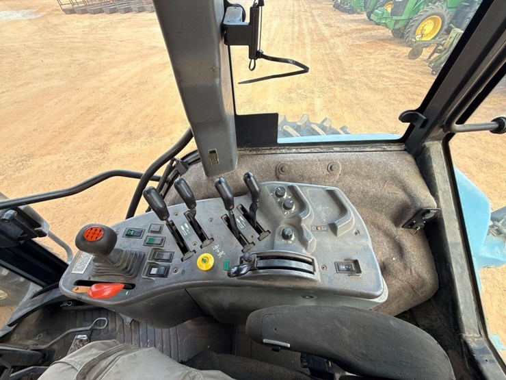 new-holland-8870-image-27