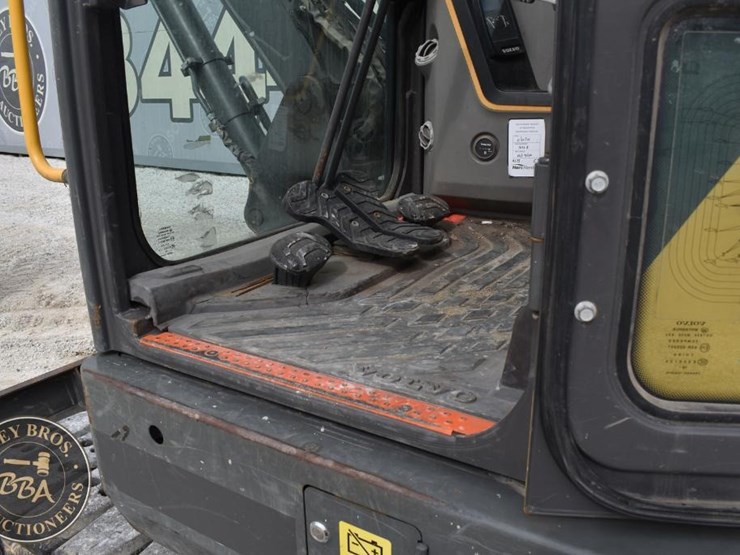 2019-volvo-ecr88d-image-50