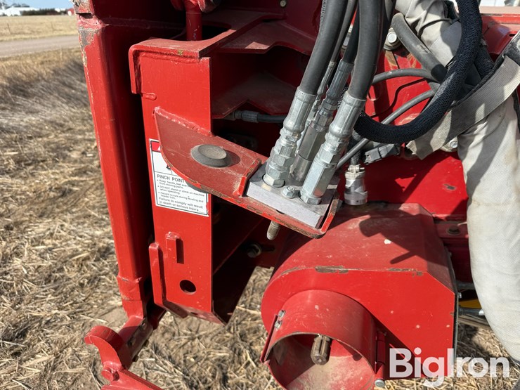 2011-case-ih-6088-image-16