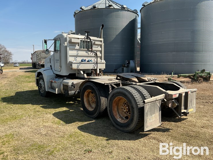 1997-peterbilt-385-image-7