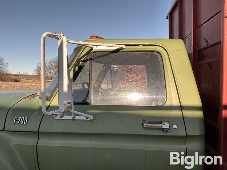 1974-ford-f700-image-17