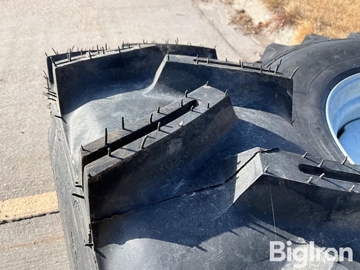 11r22.5-recapped-pivot-tires-&-rims-image-11