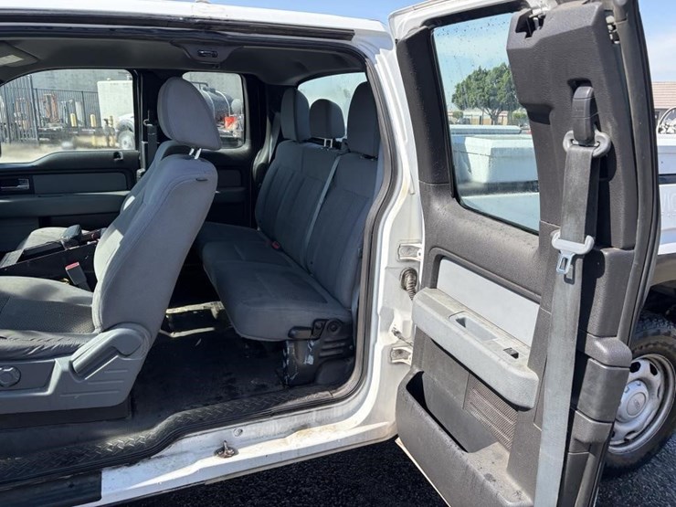 2012-ford-f150-xl-image-11