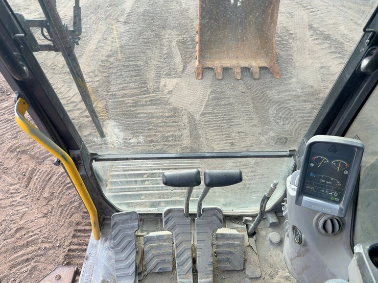 2014-volvo-ec340dl-image-40