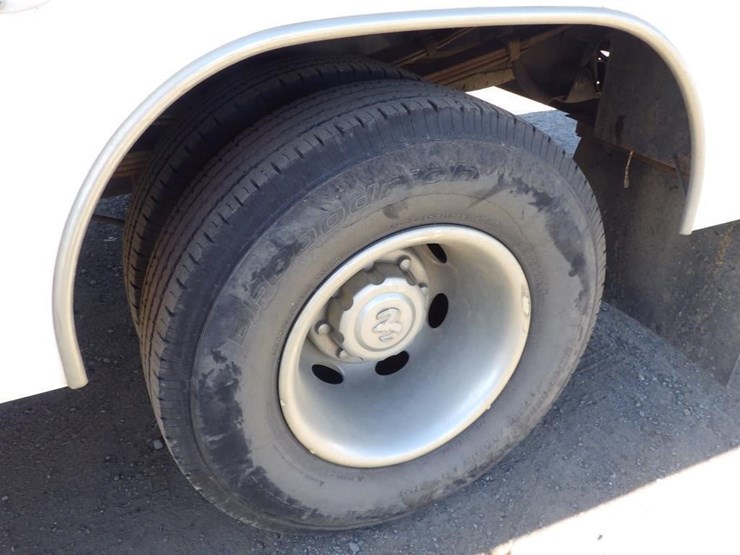 2001-dodge-ram-3500-image-14