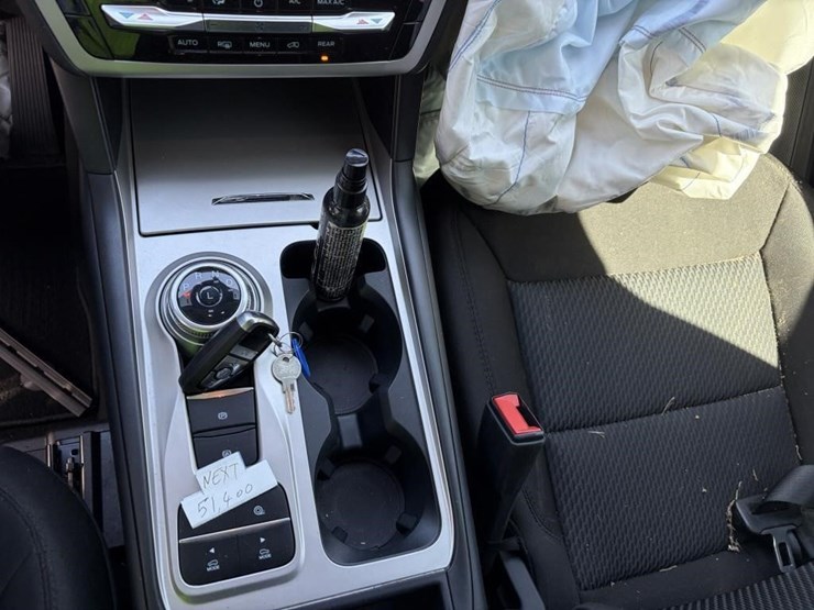 2022-ford-explorer-image-17