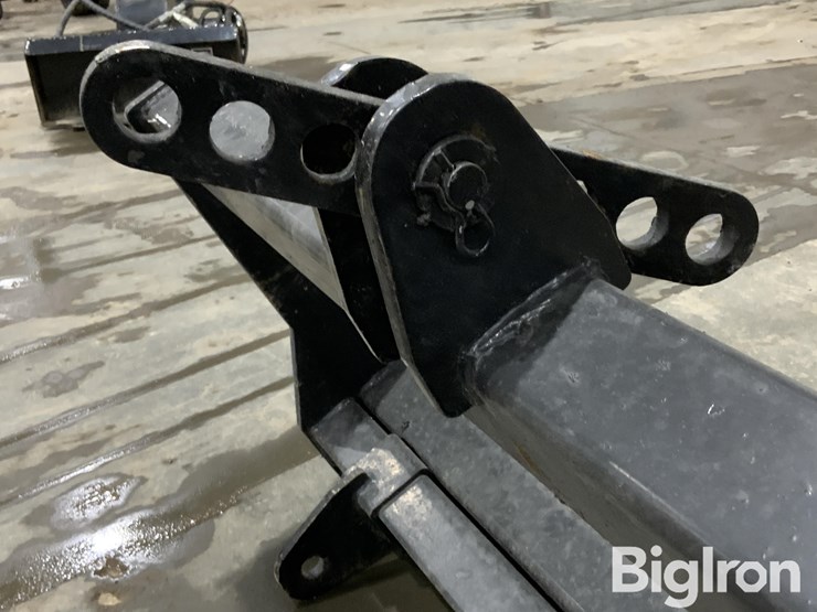 2025-massey-ferguson-730-image-12