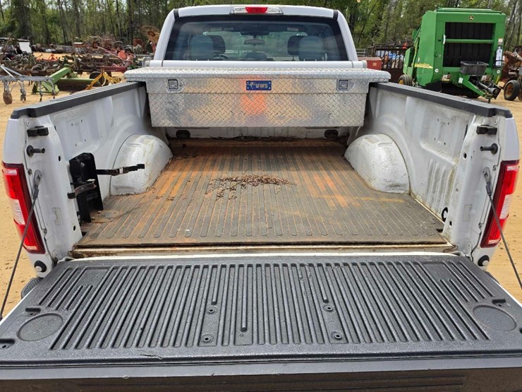 2019-ford-f150-xl-image-7