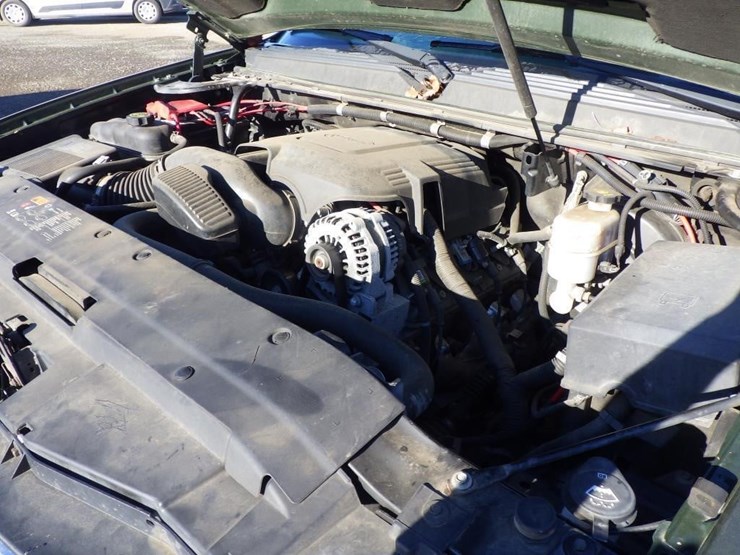 2014-chevrolet-tahoe-image-10