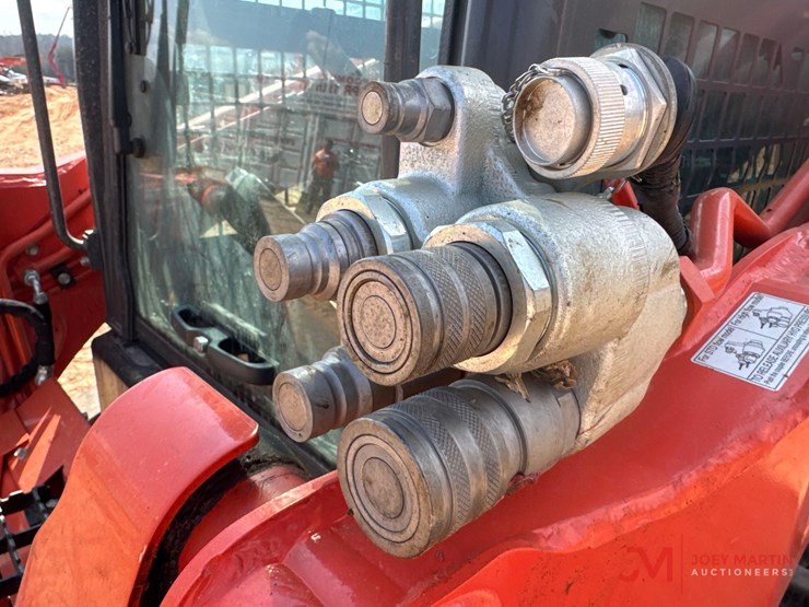 2023-kubota-svl75-2-image-11