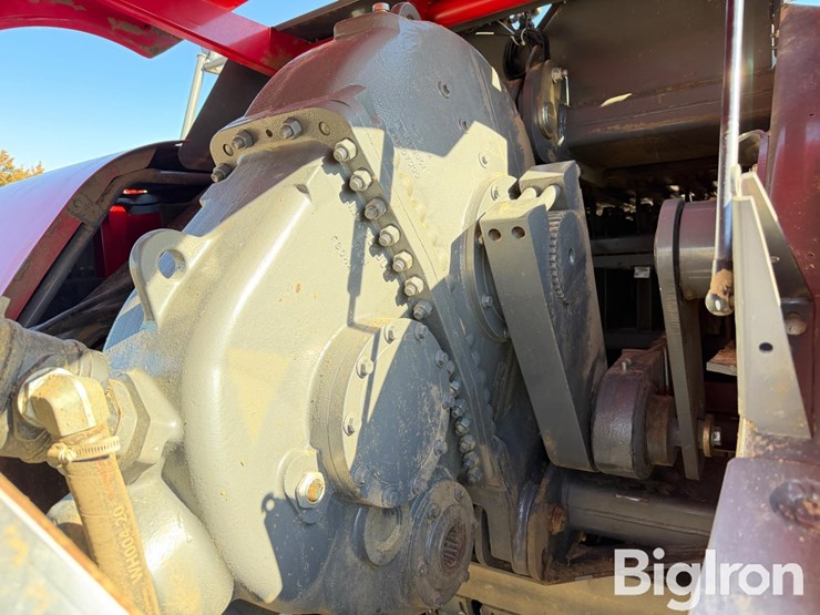 2024-massey-ferguson-lb2234xd-image-15