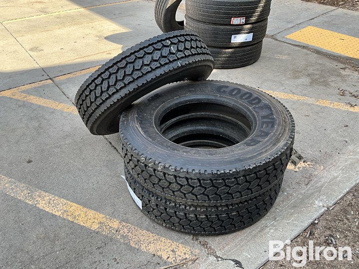 recapped-295/75r22.5-tires-image-7