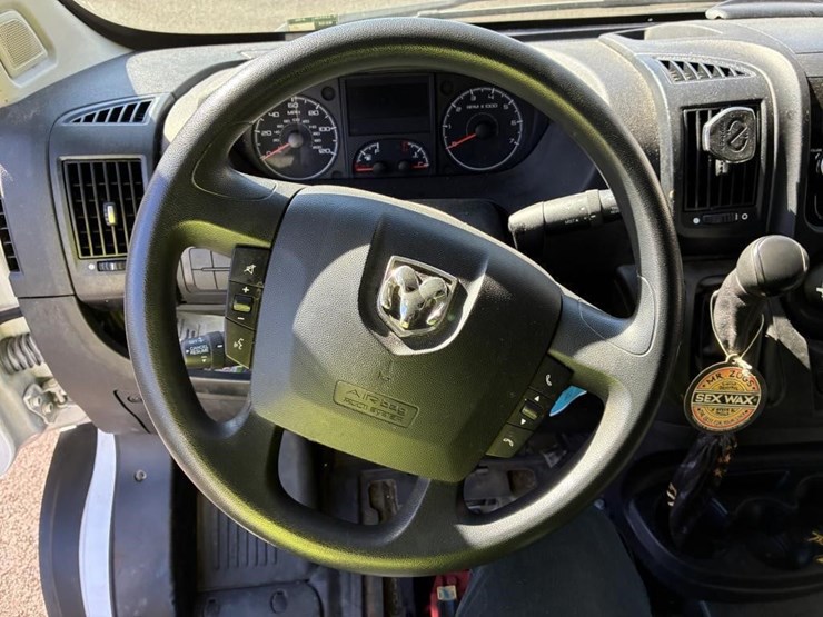 2021-utility-van-image-11