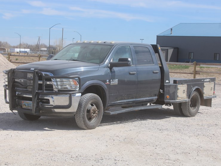 2015-dodge-3500-image-9