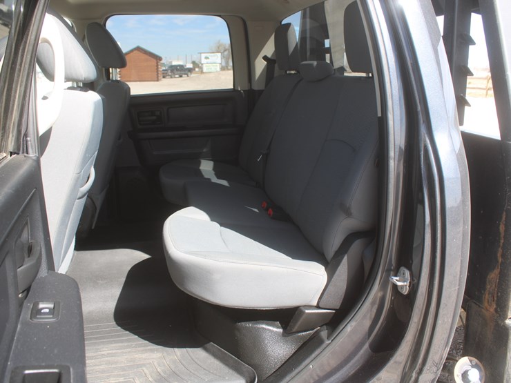 2015-dodge-3500-image-37