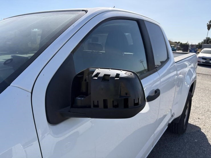 2017-chevrolet-colorado-image-31