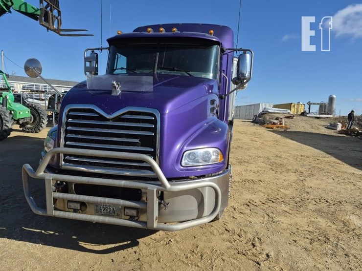 2012-mack-pinnacle-cxu613-image-3