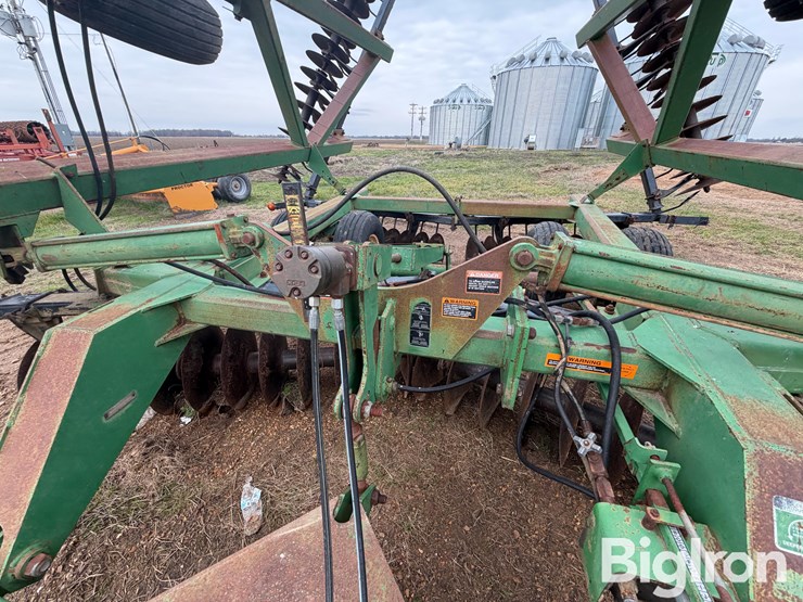 john-deere-630-image-11