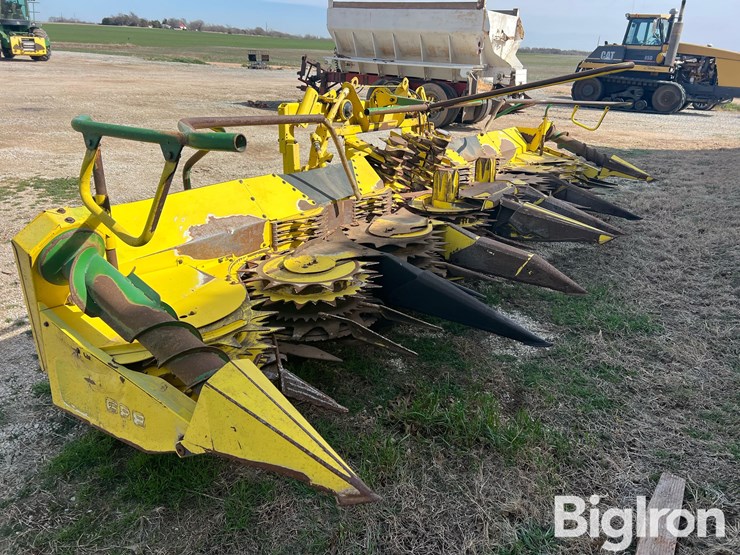 john-deere-688-image-3