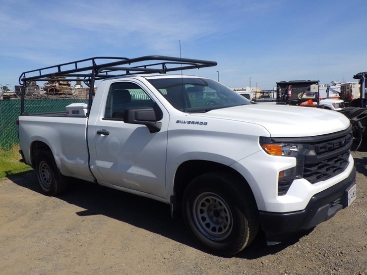 2022-chevrolet-1500-image-2