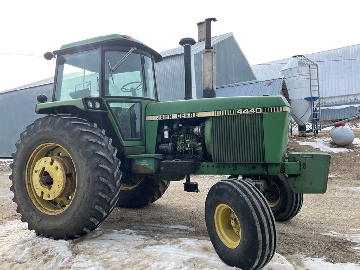 john-deere-4440-image-4