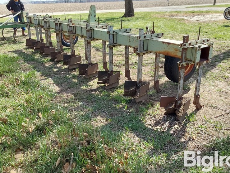 caterpillar-15-image-5