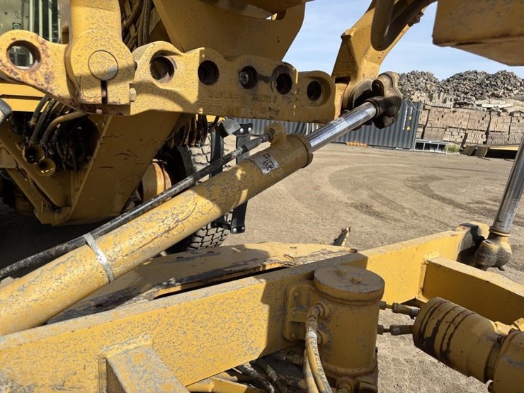 2006-caterpillar-143h-image-28