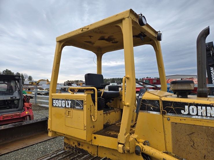 deere-550g-lt-image-31