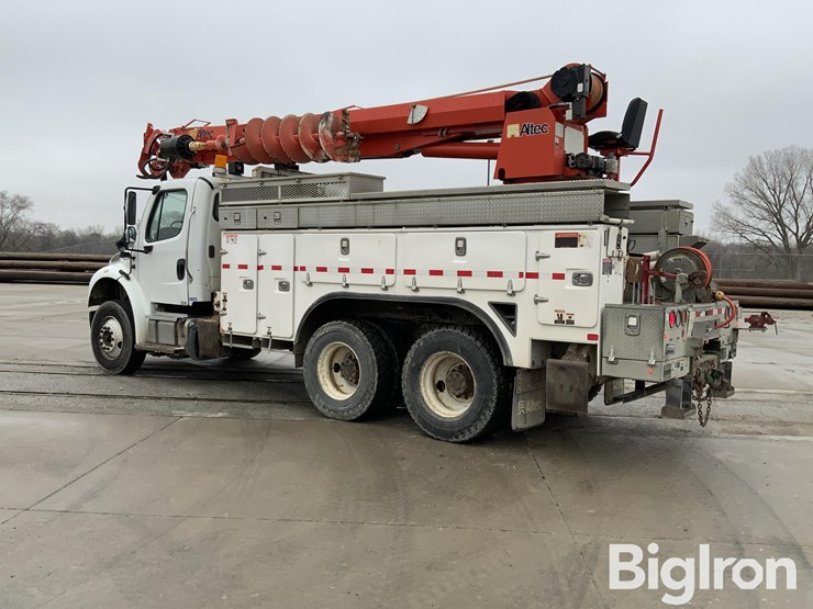 2015-freightliner-m2-106-image-15