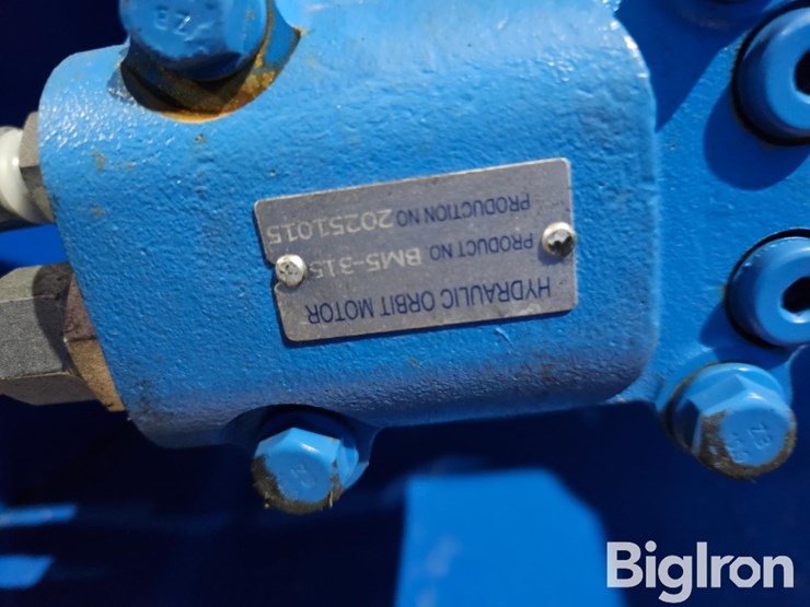 2025-massey-ferguson-730-image-16