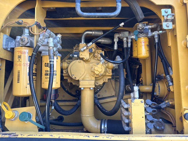 2011-caterpillar-336e-image-57