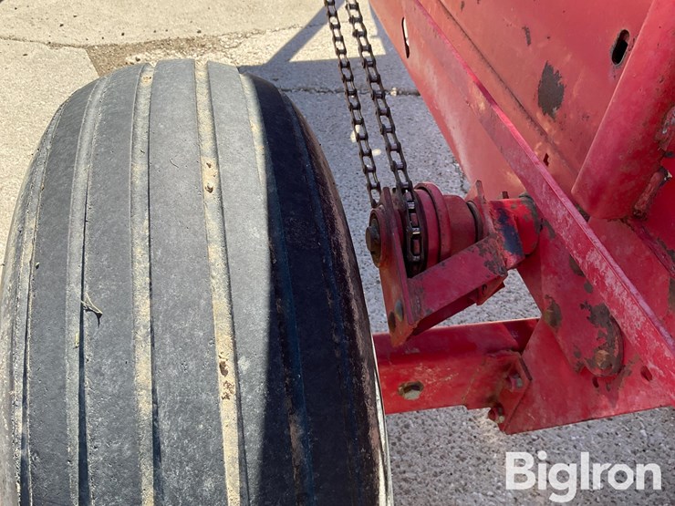 new-holland-275-image-15