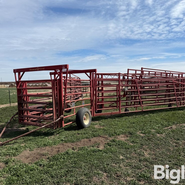 Diamond W Portable Folding Livestock Corral