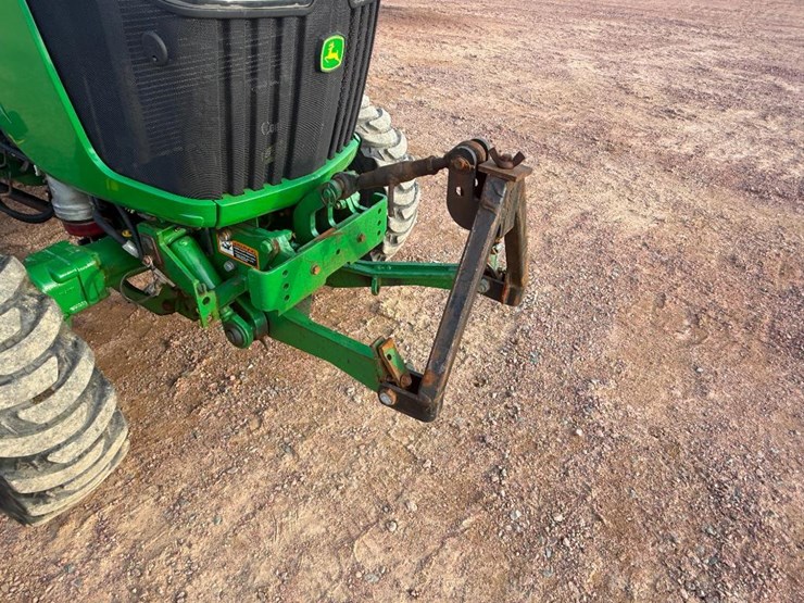 john-deere-3033r-image-27