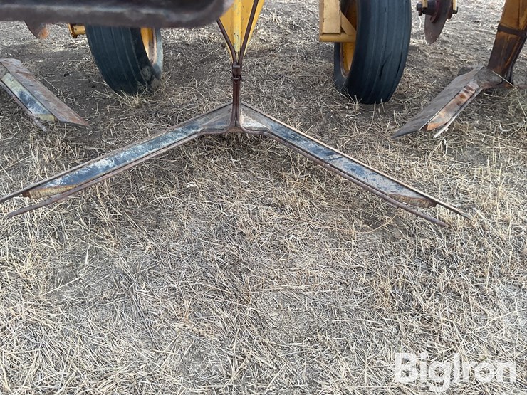 1981-versatile-5500-image-17