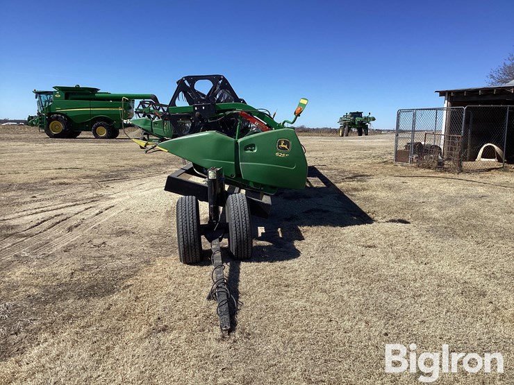 2017-john-deere-625f-image-8