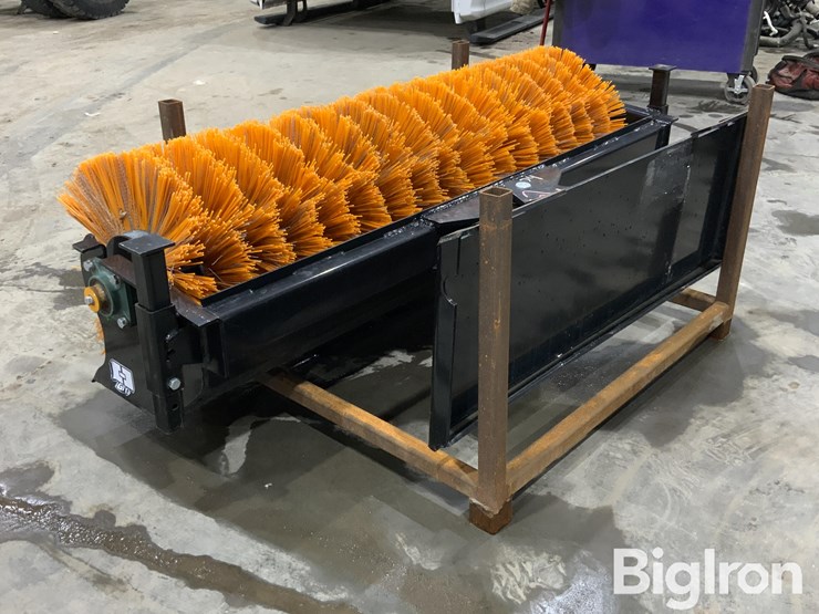 2025-massey-ferguson-730-image-7