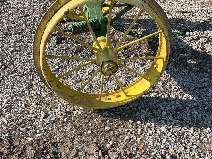 12-25-waterloo-boy-model-n-image-9