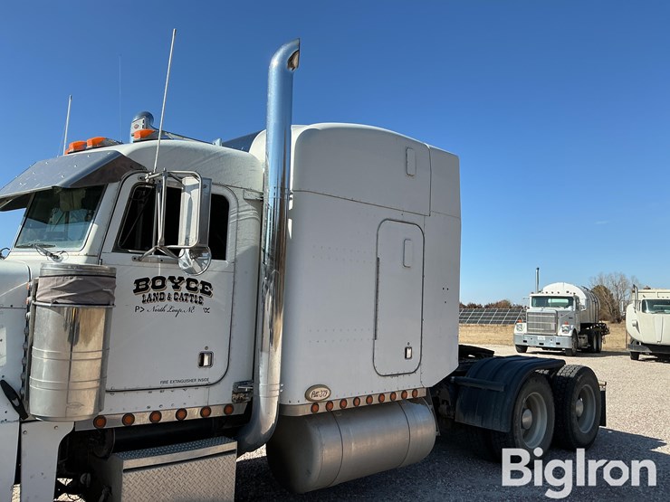 2000-peterbilt-379-image-9