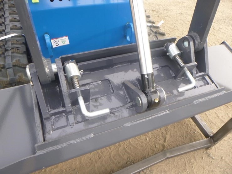 2026-zjg-zj-380-skid-steer-track-loader-image-9