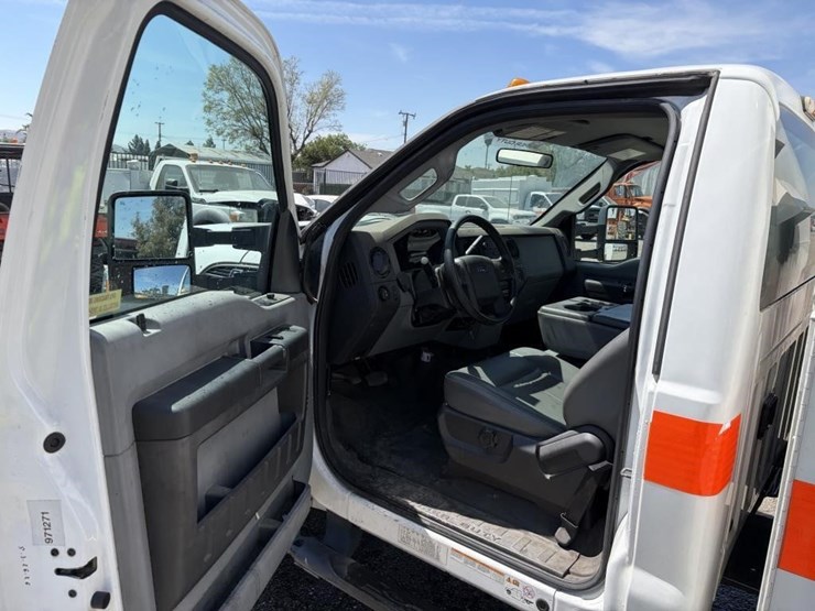 2012-ford-f450-image-10