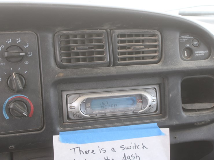 1999-dodge-3500-image-37