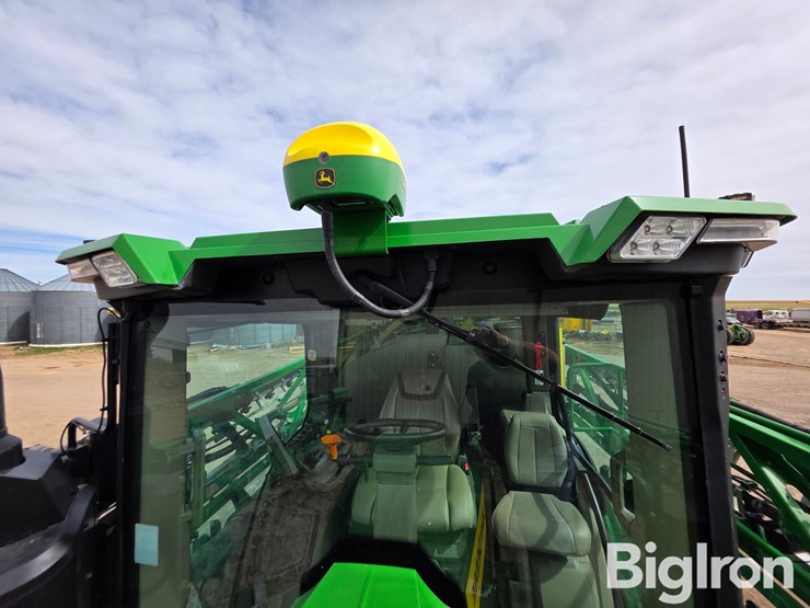 2022-john-deere-410r-image-12