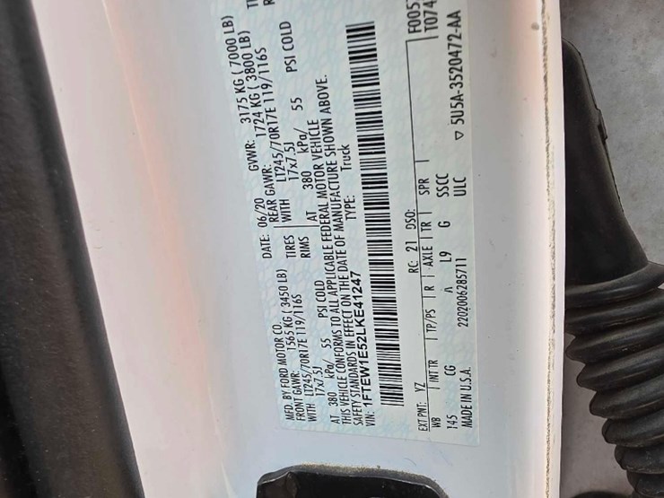 2020-ford-f150-xl-image-17