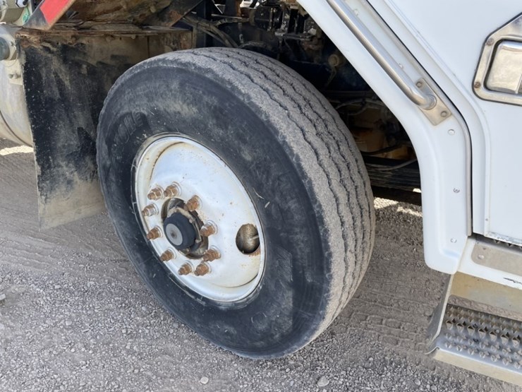 1997-peterbilt-320-image-11