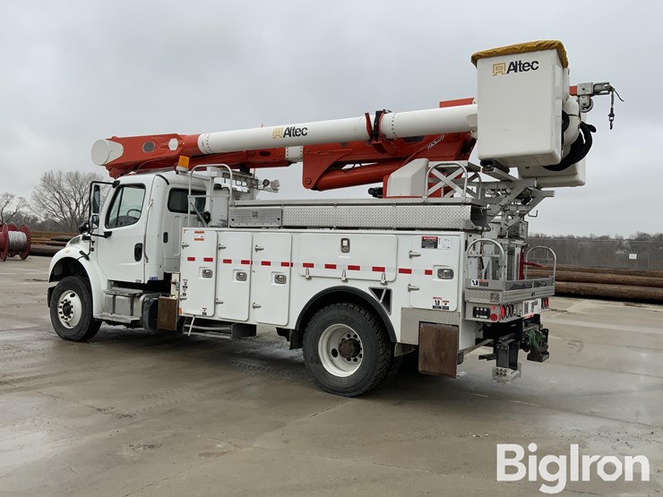 2016-freightliner-m2-106-image-15