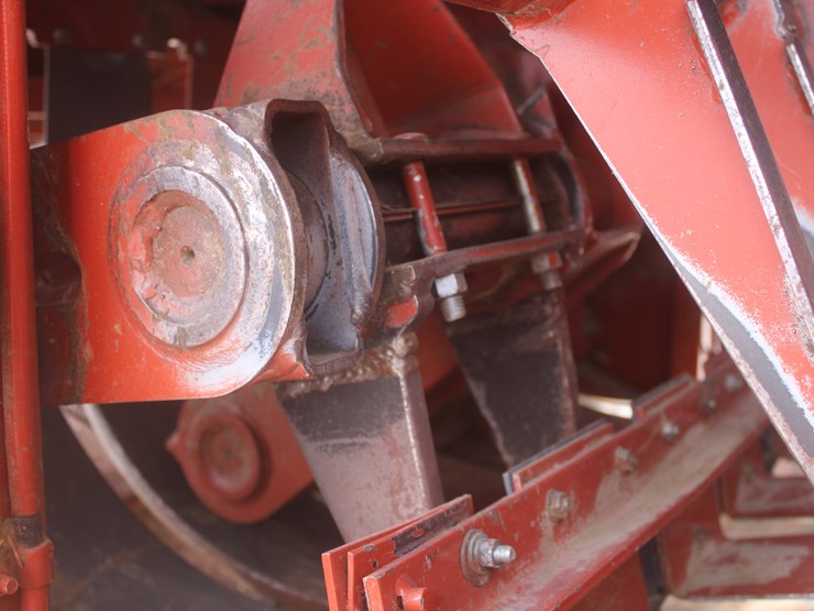 hesston-4910-image-38